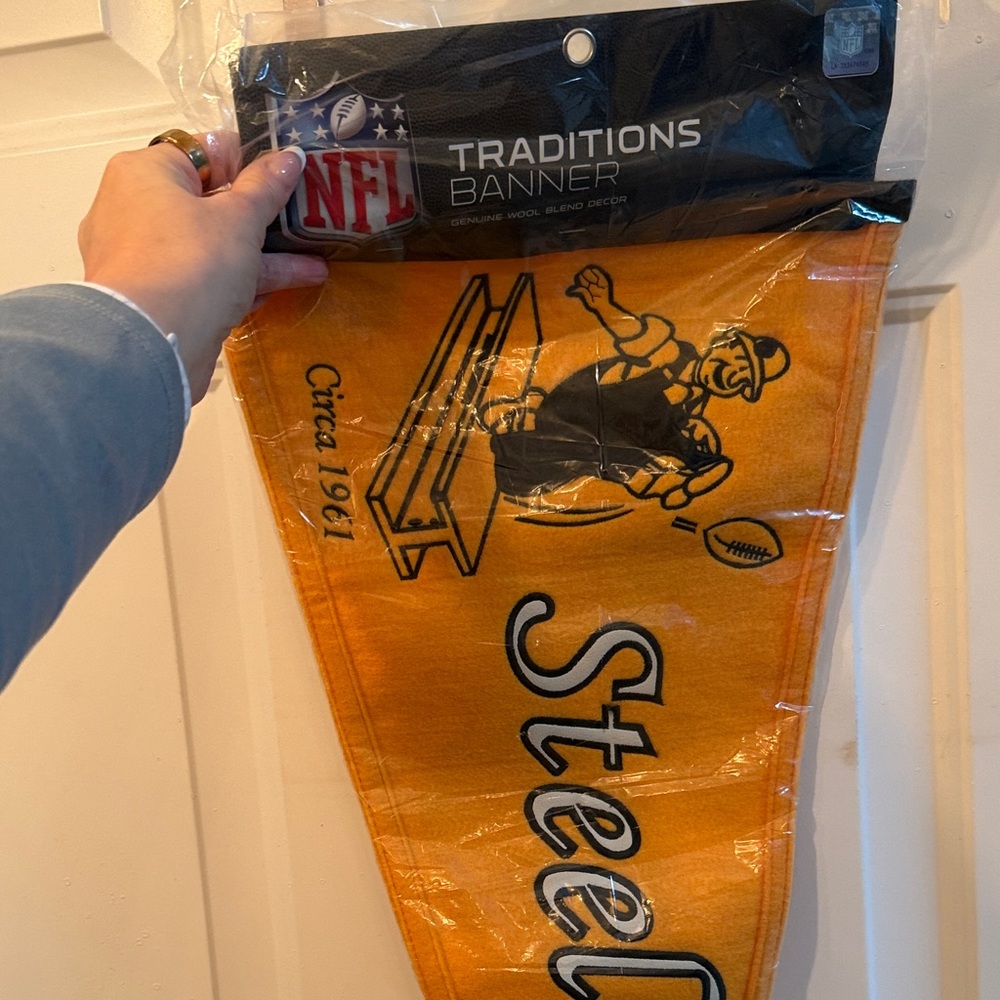 NFL Steelers Gold Traditions Banner